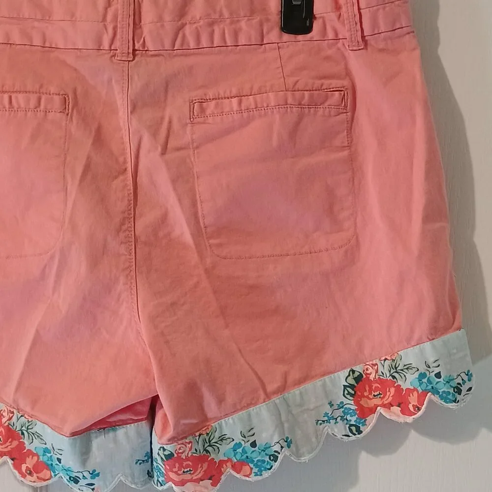 Calvin Klein Jeans/Chino Shorts/Womens/18W/Coral/Floral Scalloped - Picture 3 of 8